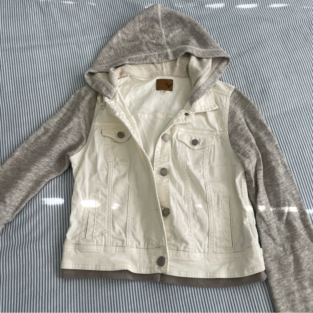 American Eagle Whites Drink Jackets